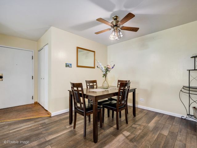 1322 S New Wilke Road 1C, Arlington Heights, IL 60005