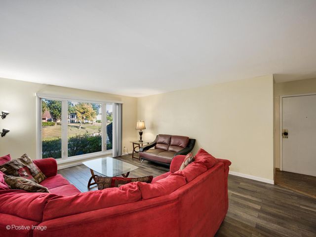 1322 S New Wilke Road 1C, Arlington Heights, IL 60005