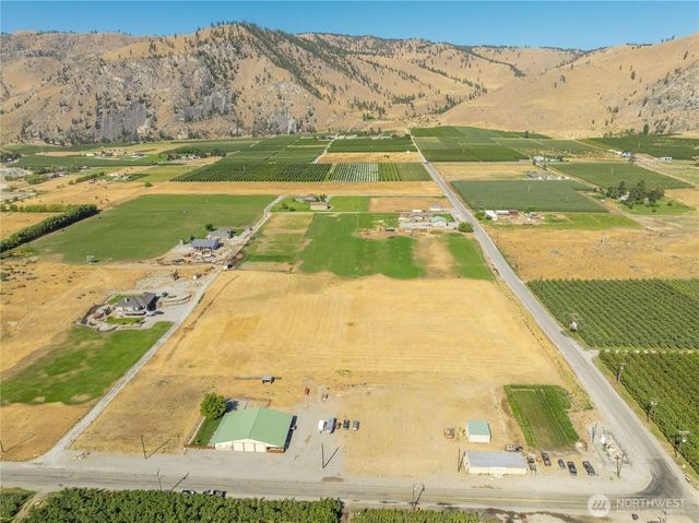 1813 Howard Flats Road, Chelan, WA 98816