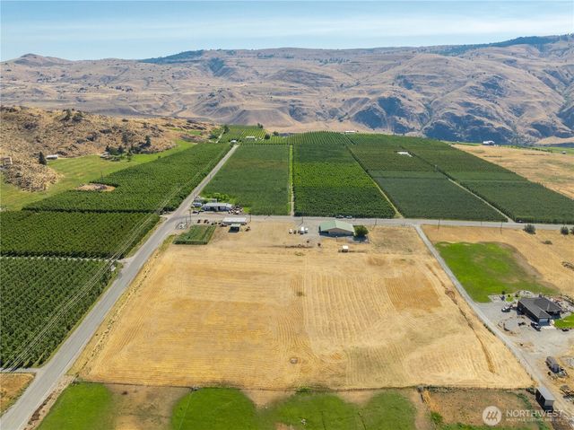 1813 Howard Flats Road, Chelan, WA 98816