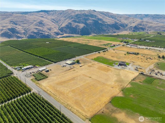 1813 Howard Flats Road, Chelan, WA 98816