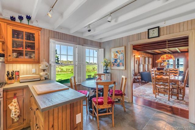 10450 New Suffolk Avenue, Cutchogue, NY 11935