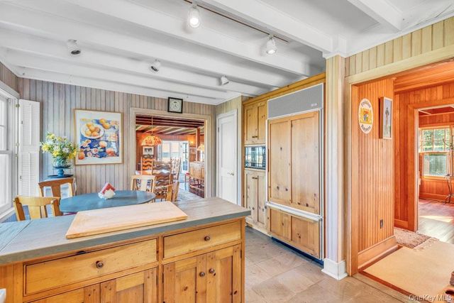 10450 New Suffolk Avenue, Cutchogue, NY 11935
