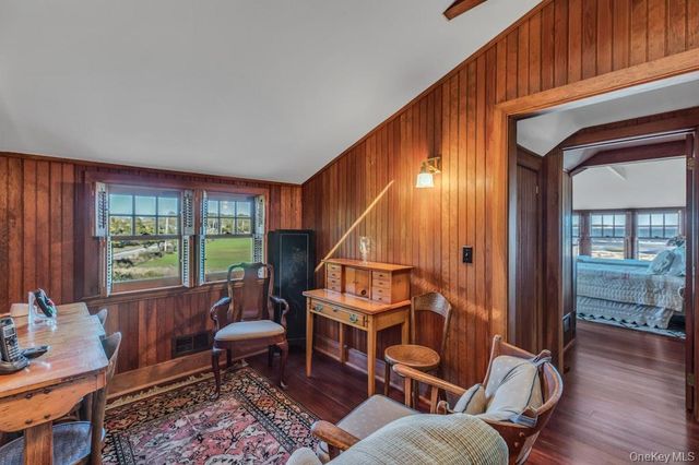 10450 New Suffolk Avenue, Cutchogue, NY 11935