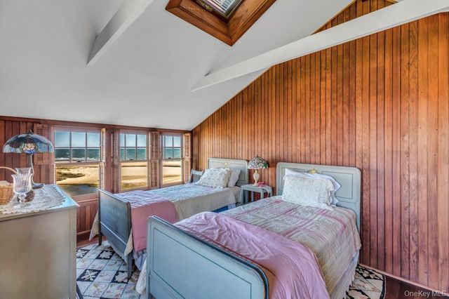 10450 New Suffolk Avenue, Cutchogue, NY 11935
