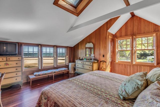 10450 New Suffolk Avenue, Cutchogue, NY 11935