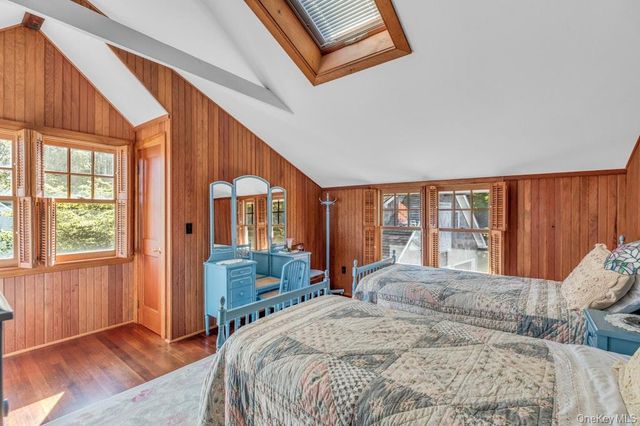 10450 New Suffolk Avenue, Cutchogue, NY 11935