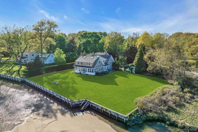 10450 New Suffolk Avenue, Cutchogue, NY 11935
