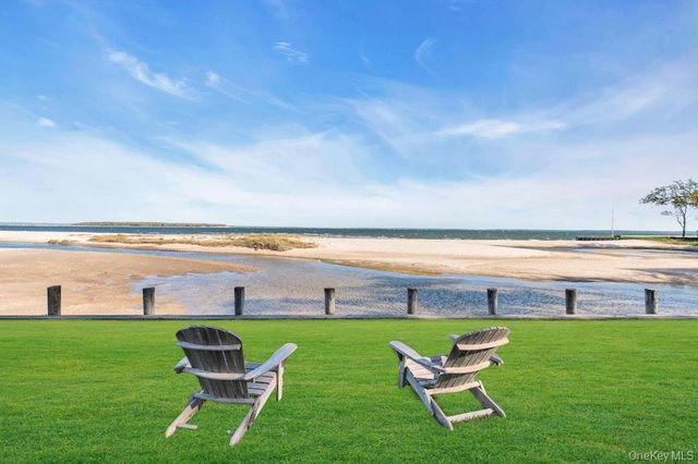 10450 New Suffolk Avenue, Cutchogue, NY 11935