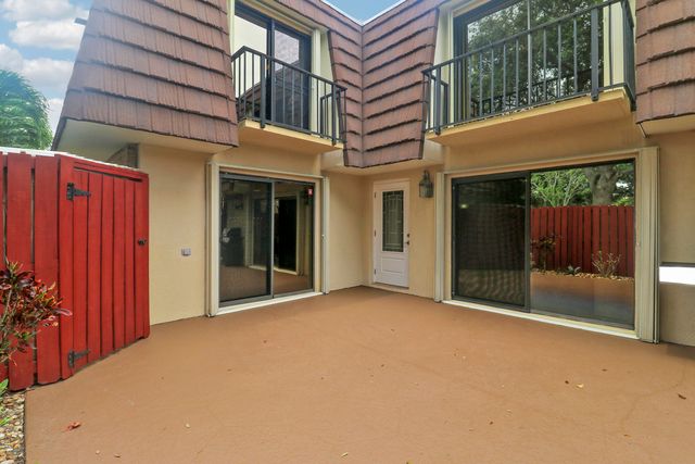 1901 19th Lane, Palm Beach Gardens, FL 33418