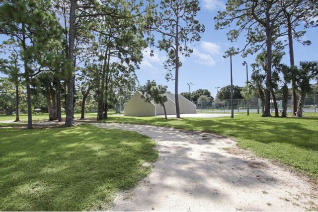 1901 19th Lane, Palm Beach Gardens, FL 33418