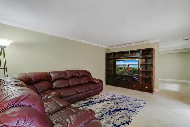 1901 19th Lane, Palm Beach Gardens, FL 33418