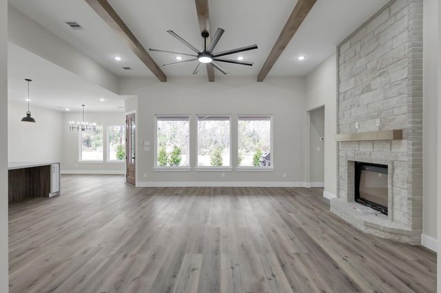 90 Wick Willow Road, Montgomery, TX 77356