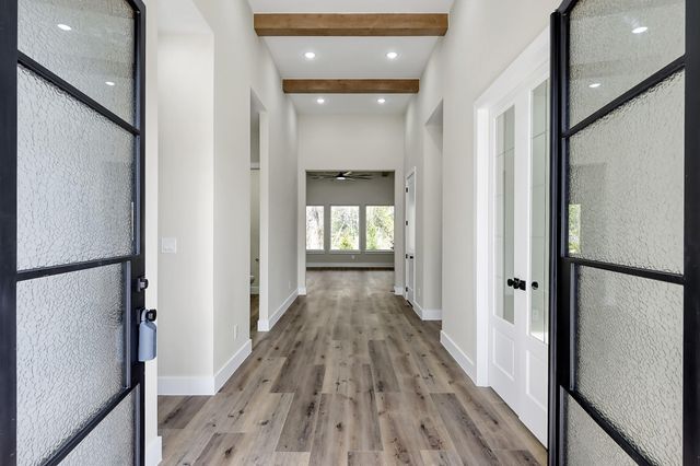 90 Wick Willow Road, Montgomery, TX 77356