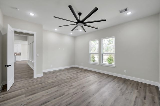 90 Wick Willow Road, Montgomery, TX 77356