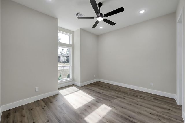 90 Wick Willow Road, Montgomery, TX 77356