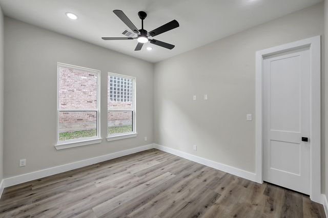 90 Wick Willow Road, Montgomery, TX 77356