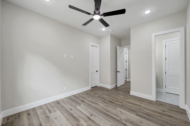 90 Wick Willow Road, Montgomery, TX 77356