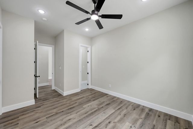 90 Wick Willow Road, Montgomery, TX 77356