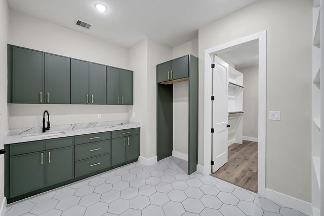 90 Wick Willow Road, Montgomery, TX 77356