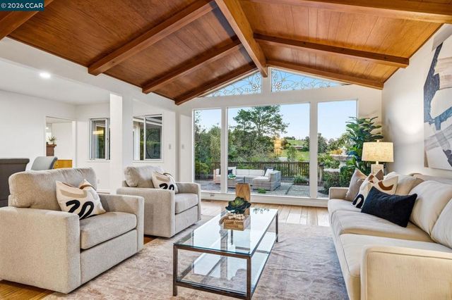 61 Sullivan Dr, Moraga, CA 94556