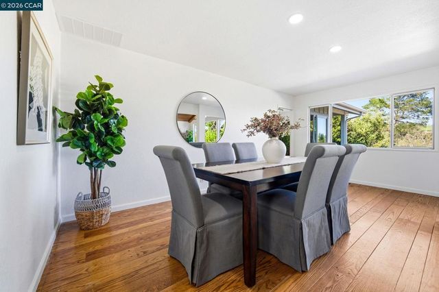 61 Sullivan Dr, Moraga, CA 94556