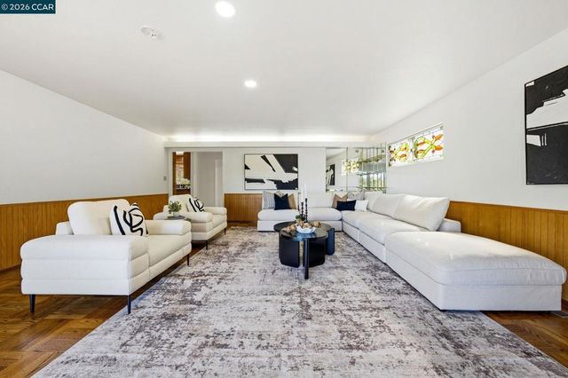 61 Sullivan Dr, Moraga, CA 94556