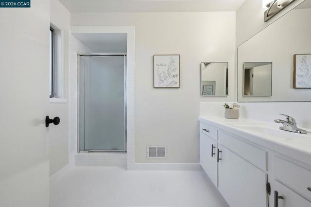 61 Sullivan Dr, Moraga, CA 94556