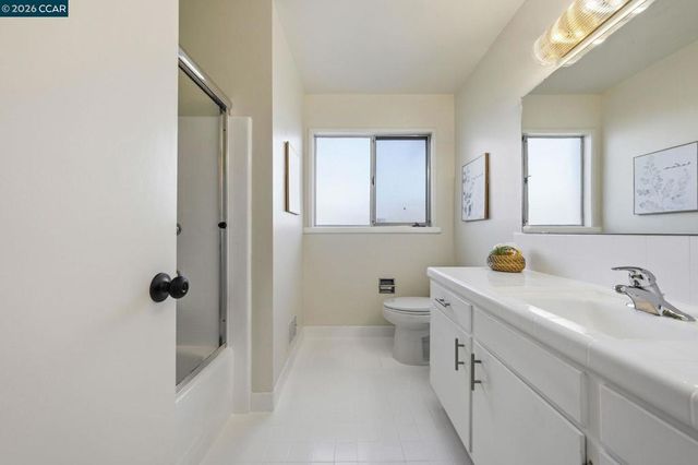 61 Sullivan Dr, Moraga, CA 94556