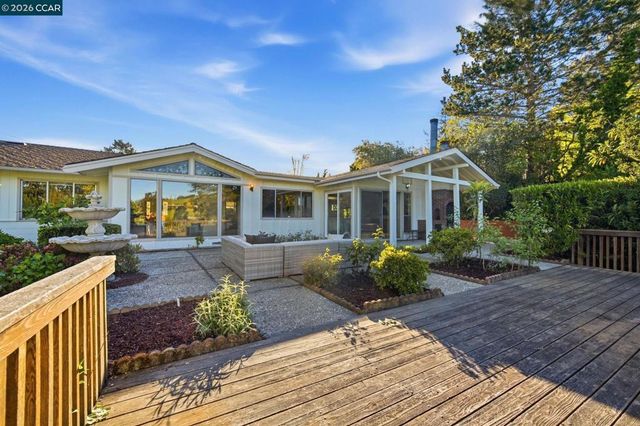 61 Sullivan Dr, Moraga, CA 94556