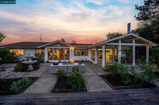 61 Sullivan Dr, Moraga, CA 94556