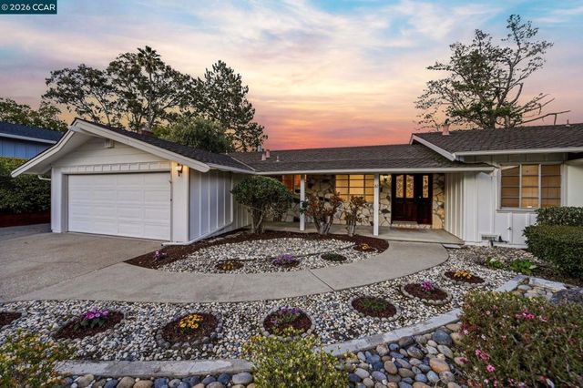 61 Sullivan Dr, Moraga, CA 94556