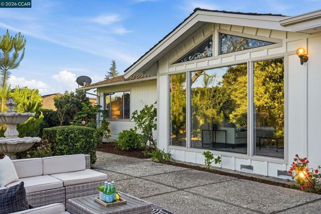 61 Sullivan Dr, Moraga, CA 94556