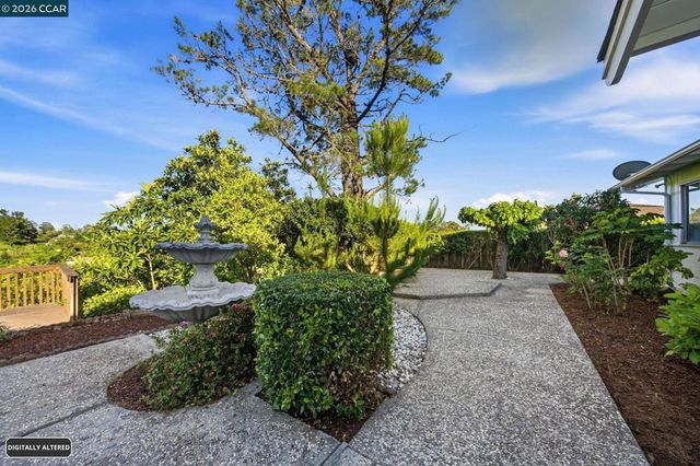 61 Sullivan Dr, Moraga, CA 94556