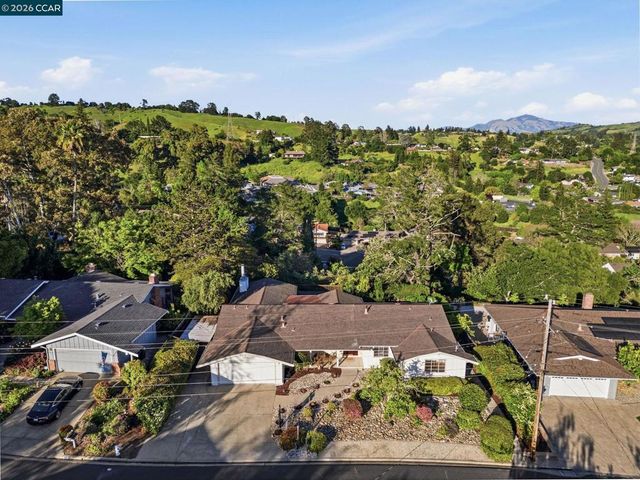 61 Sullivan Dr, Moraga, CA 94556
