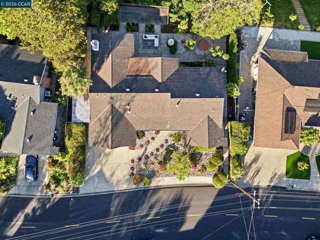 61 Sullivan Dr, Moraga, CA 94556