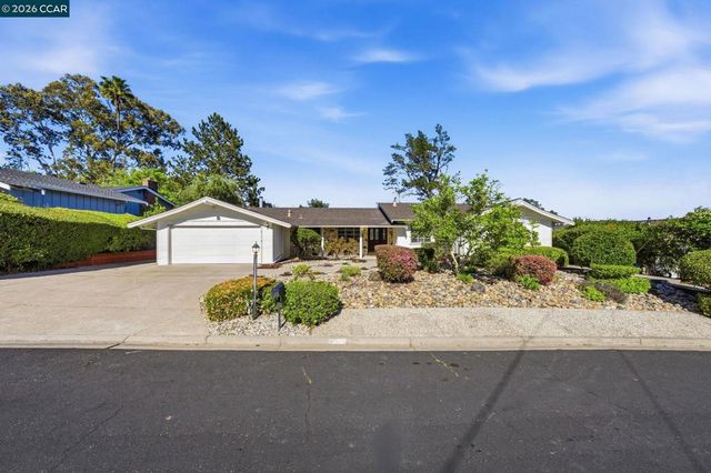 61 Sullivan Dr, Moraga, CA 94556
