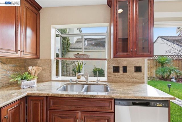 5410 Buckner Ter, Fremont, CA 94555