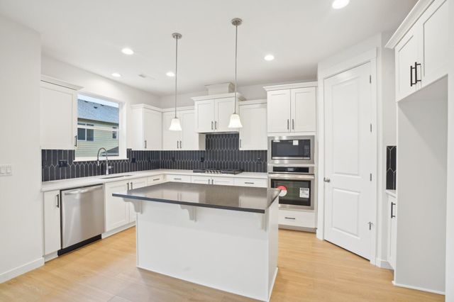 160 Valemont Drive 9, Eagle Point, OR 97524