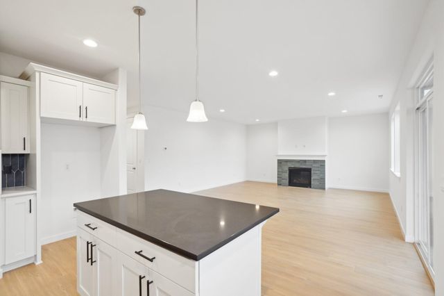 160 Valemont Drive 9, Eagle Point, OR 97524