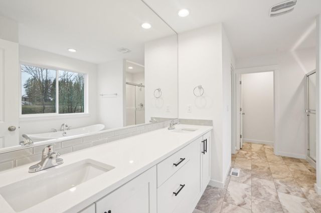 160 Valemont Drive 9, Eagle Point, OR 97524