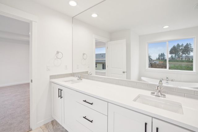 160 Valemont Drive 9, Eagle Point, OR 97524