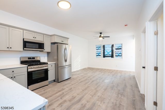 40 N York St, Paterson City, NJ 07524