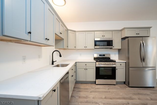 40 N York St, Paterson City, NJ 07524