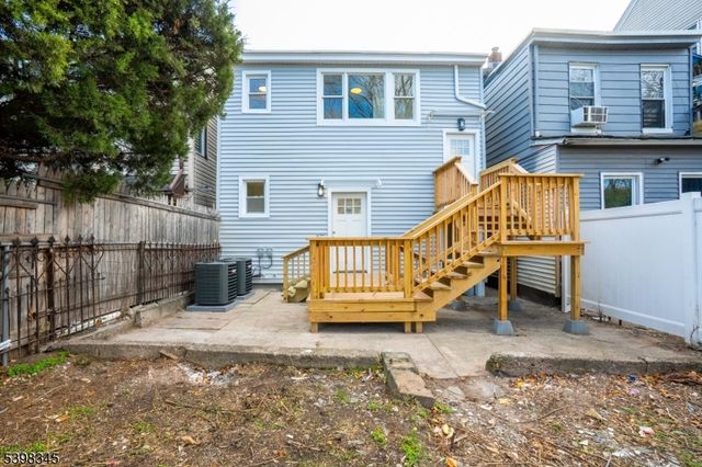 40 N York St, Paterson City, NJ 07524