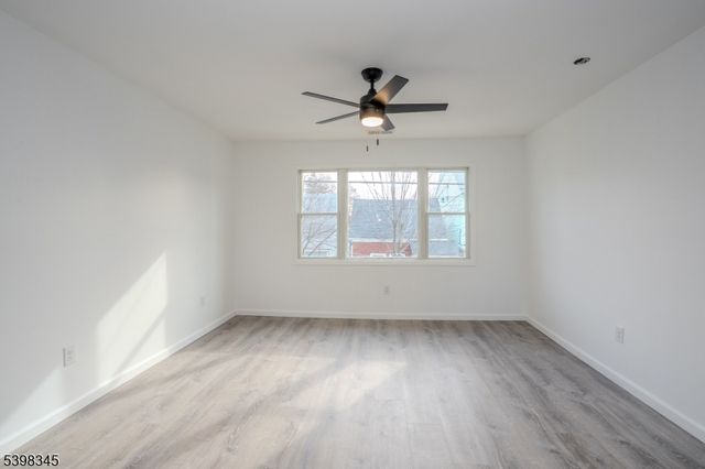 40 N York St, Paterson City, NJ 07524