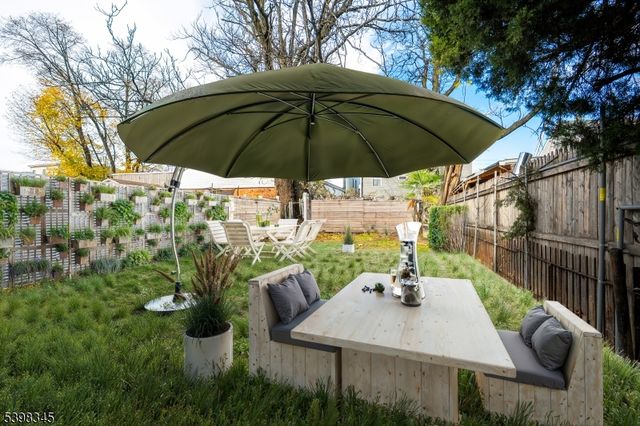 40 N York St, Paterson City, NJ 07524