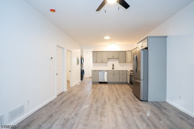 40 N York St, Paterson City, NJ 07524