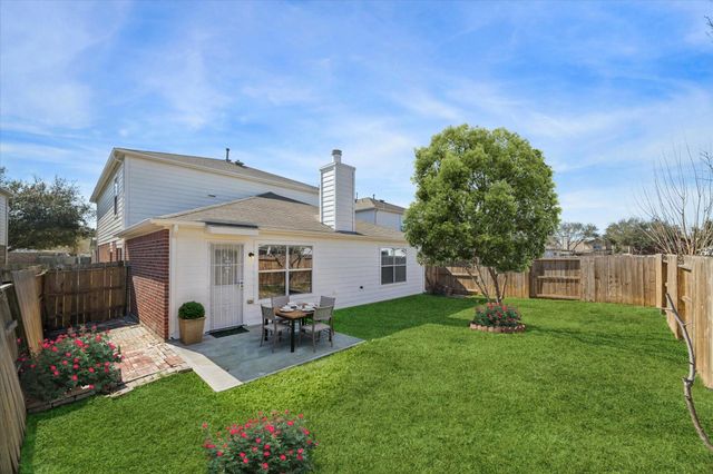 15018 Sugar Peak Drive, Sugar Land, TX 77498