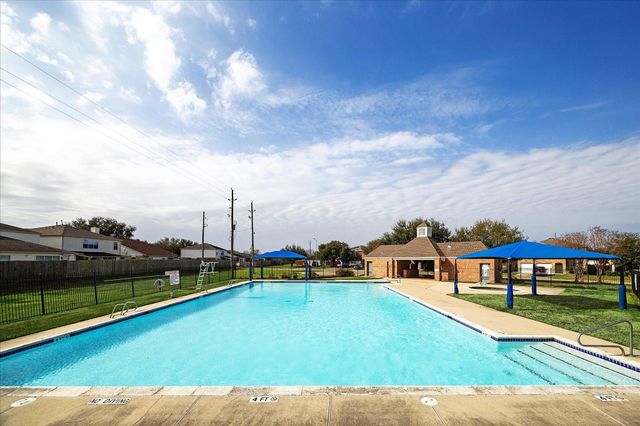 15018 Sugar Peak Drive, Sugar Land, TX 77498